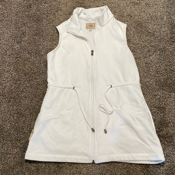 UGG Womens Vest - Picture 1 of 9